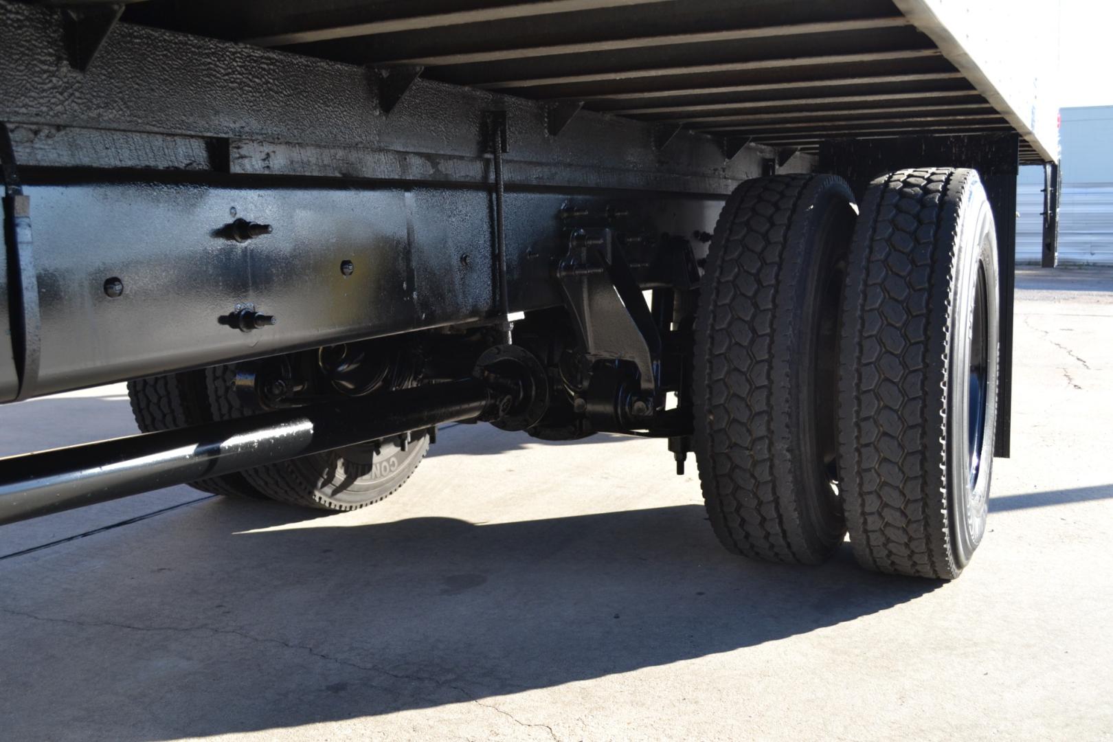 2016 WHITE /BLACK INTERNATIONAL 4300 with an CUMMINS ISB 6.7L 220HP engine, ALLISON 2100HS AUTOMATIC transmission, located at 9172 North Fwy, Houston, TX, 77037, (713) 910-6868, 29.887470, -95.411903 - 25,999LB GVWR NON CDL, 26FT BOX, 13'6FT CLEARANCE, HEIGHT 103" X WIDTH 102", AIR RIDE , DUAL 40 GALLON FUEL TANKS, CRUISE CONTROL, COLD A/C , - Photo#10